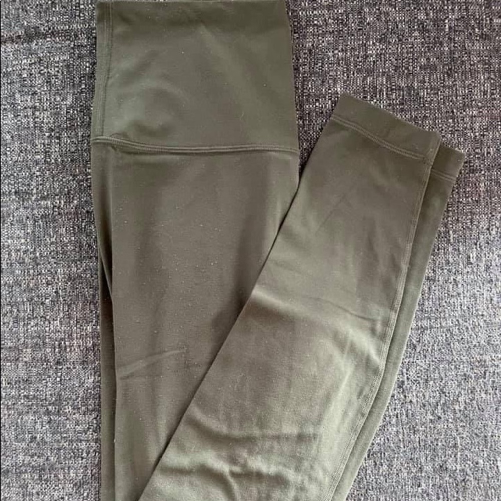 *SOLD* Lululemon aligns size 6